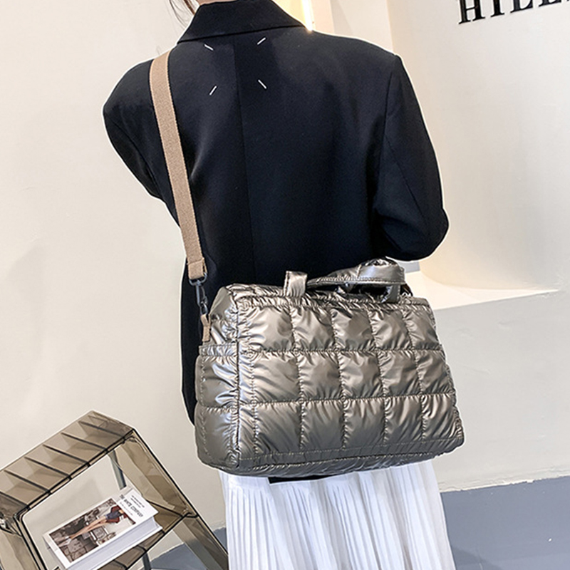 Space Pad Cotton Shoulder Bag  - đánh giá và giá Shoulder Bag Structured